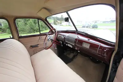 Buick Special Series 40 Eight 1939 — Berline de prestige américaine, état impeccable — côté