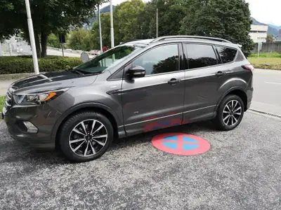 Ford Kuga 2.0 TDCi ST Line 4WD — SUV robuste, moteur diesel performant, sans sinistre — vista esterna