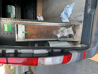 Mercedes-Benz Vito 113 CDI — Utilitaire fiable, aménagé intérieur, faible kilométrage — Heckansicht
