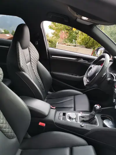 Audi RS3 Sportback 2.5 TFSI quattro — 367 ch, état impeccable, service récent — Miniatura 7