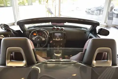 Nissan 370 Z Roadster Pack — Cabriolet sportif légendaire, 7000 km seulement — dettaglio