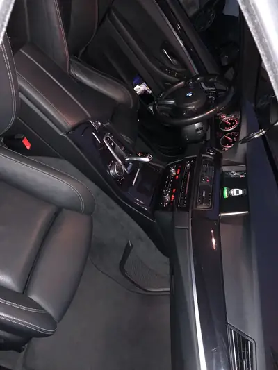 BMW 520d Steptronic — Berline élégante M-Sport, 220'000 km, sans sinistre — Seitenansicht