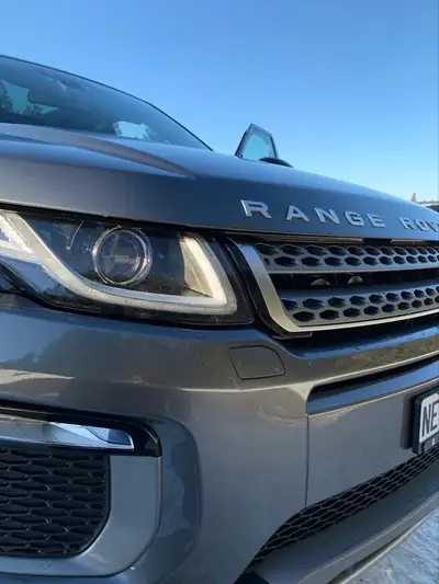 Range Rover Evoque 2.0 TD4 HSE — Diesel efficace, 66'000 km, transmission automatique — côté