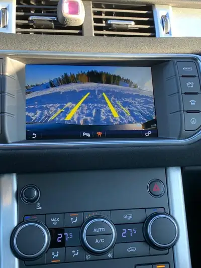 Range Rover Evoque 2.0 TD4 HSE — Diesel efficace, 66'000 km, transmission automatique — intérieur