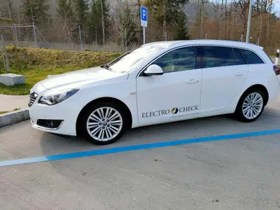 Opel Insignia ST 2.0 CDTI 163 ch — Break diesel 4WD robuste, sans sinistre — vista posteriore