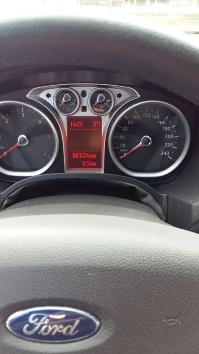 Ford Kuga 2.0 TDCi 4WD — SUV robuste, moteur diesel efficient, 83'300 km — Miniatura 12