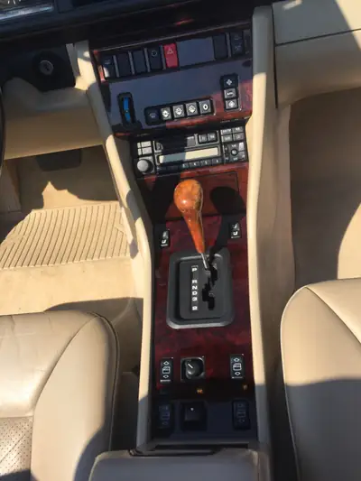 Mercedes-Benz E 320 Cabrio — Cabriolet élégant des années 90, entretien impeccable — Miniatura 10