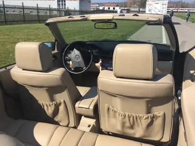 Mercedes-Benz E 320 Cabrio — Cabriolet élégant des années 90, entretien impeccable — Miniatura 14