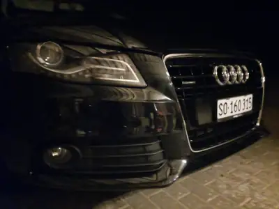 Audi A4 Avant 3.2 FSI Quattro — Break de prestige, motorisation essence performante — vista posteriore