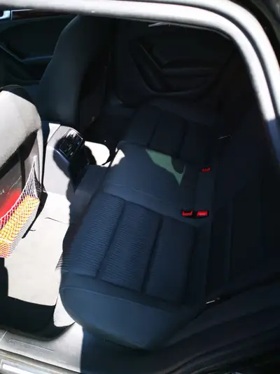 Audi A4 Avant 3.2 FSI Quattro — Break de prestige, motorisation essence performante — Miniatura 9