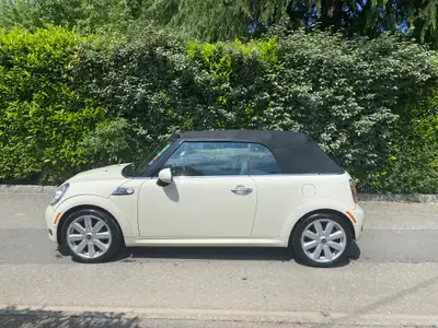MINI Cooper S Cabriolet — Roadster britannique sportif, 175 ch et seulement 68 600 km — vista posteriore