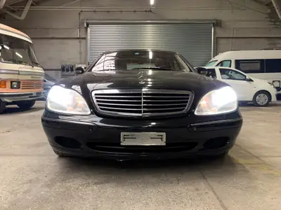 Mercedes-Benz S 500 L — Berline de prestige V8, histoire automobile certifiée — fianco