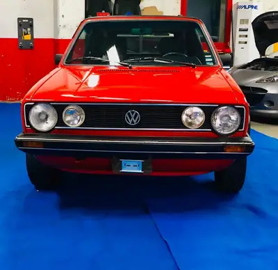 VW Golf 1 Cabriolet 1986 — Légende décapotable, authentique et séduisante — Innenraum