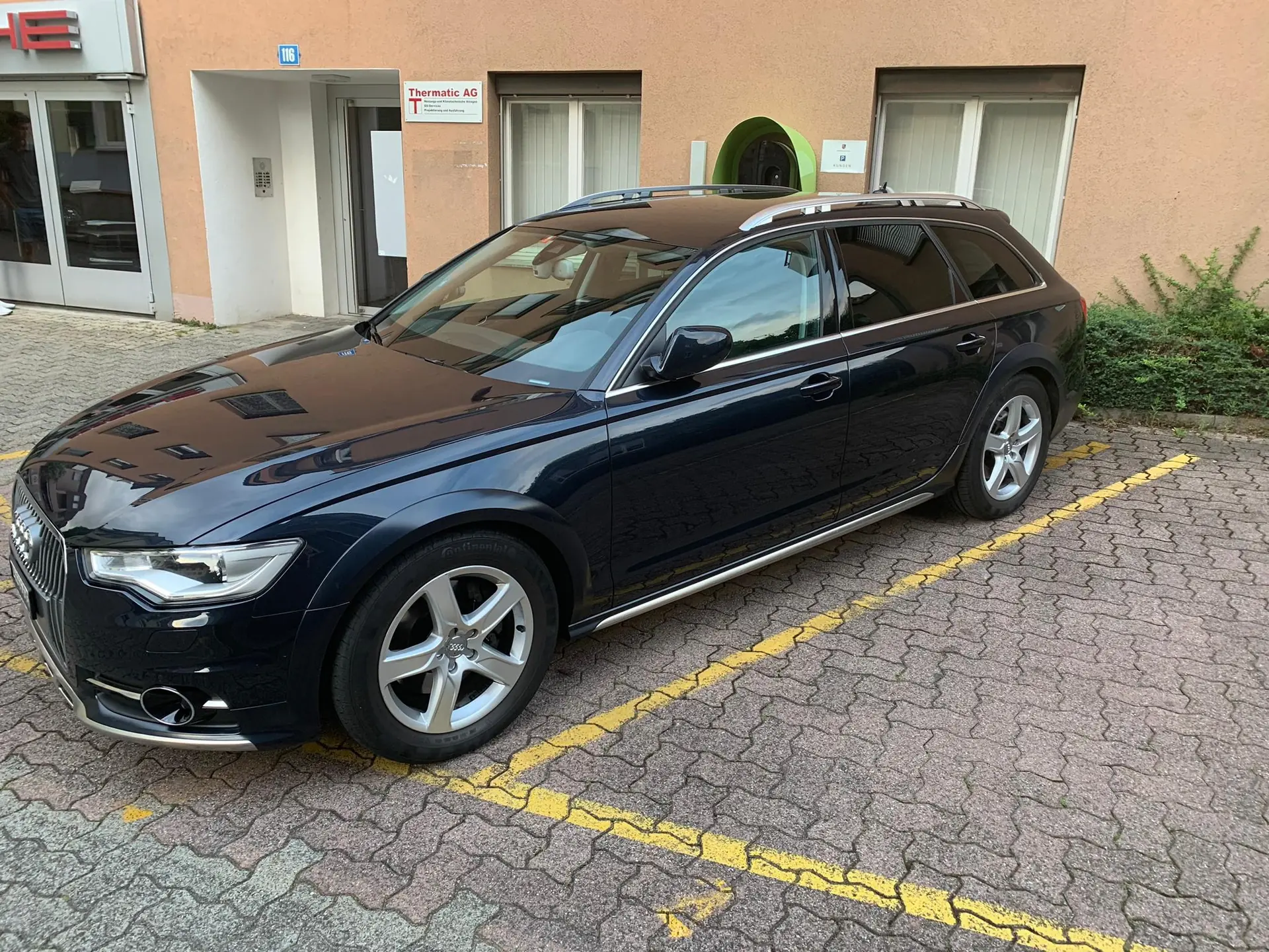 Audi A6 Allroad 3.0 TDI V6 — Break élégant, moteur premium, très bon état — vue extérieure