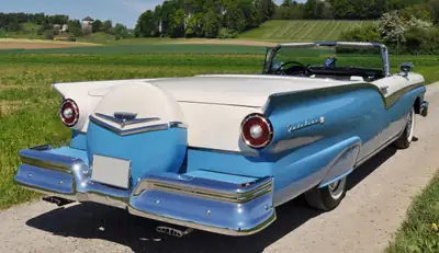 Ford Fairlane 500 Retractable Skyliner 1957 — Cabriolet légendaire, toit rétractable unique — Miniatur 7