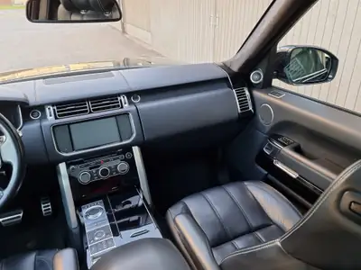 Land Rover Range Rover 4.4 TDV8 Autobiography Black — Prestige et performance diesel — Miniatura 9