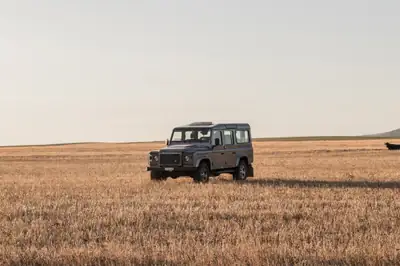 Land Rover Defender 110 2.2 TD4 — Le 4x4 légendaire, fiable et polyvalent — cruscotto