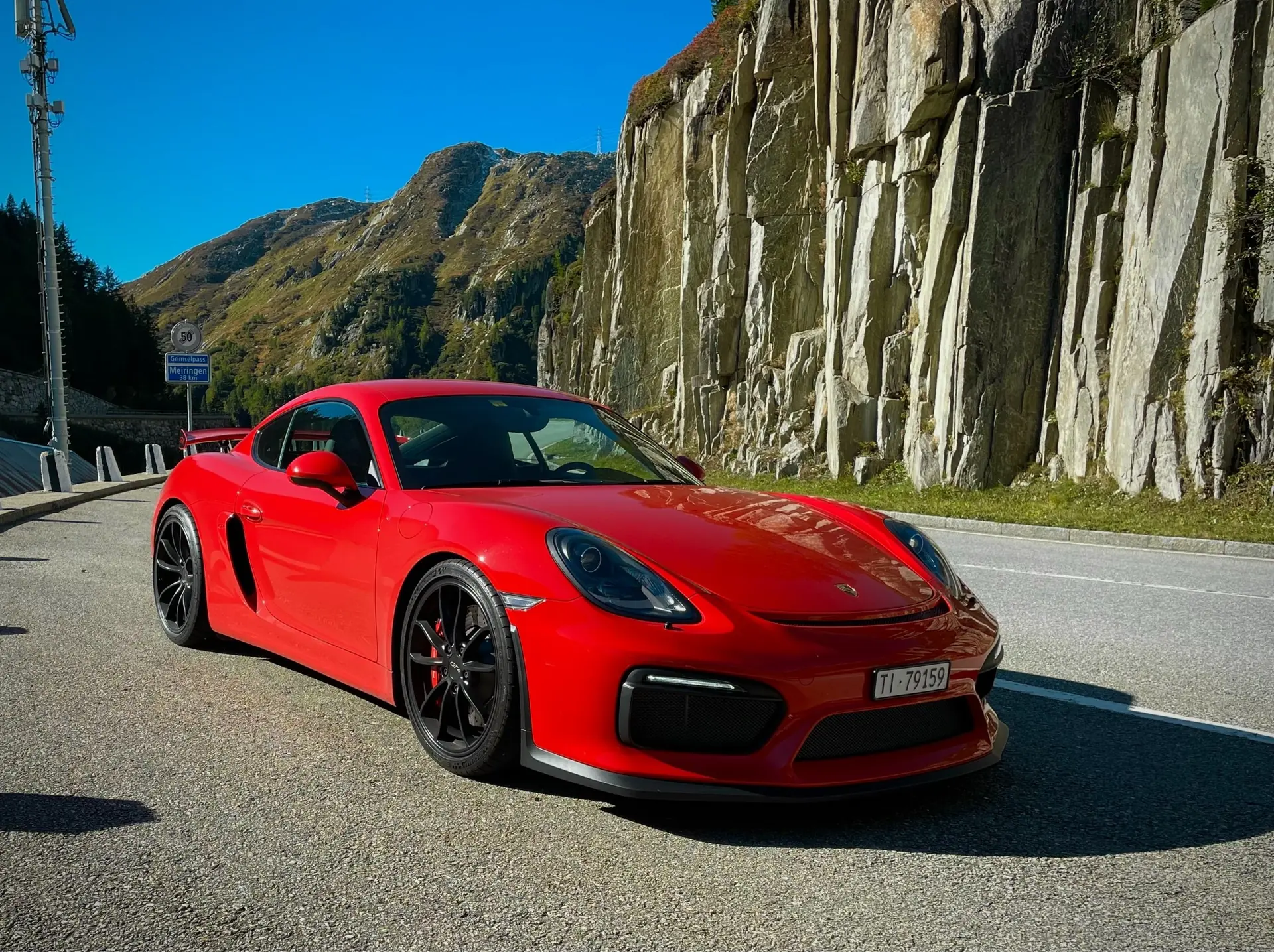 Porsche Cayman GT4 (981) — Coupé sportif pur-sang, Guards Red d'exception, 19'500 km