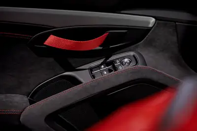 Porsche Cayman GT4 (981) — Coupé sportif pur-sang, Guards Red d'exception, 19'500 km — Armaturenbrett