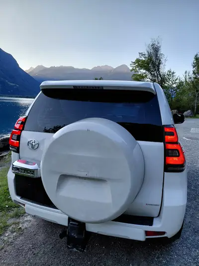 Toyota Land Cruiser 3.0 TD — Robustesse légendaire, motorisation diesel fiable et attelage professionnel — détail
