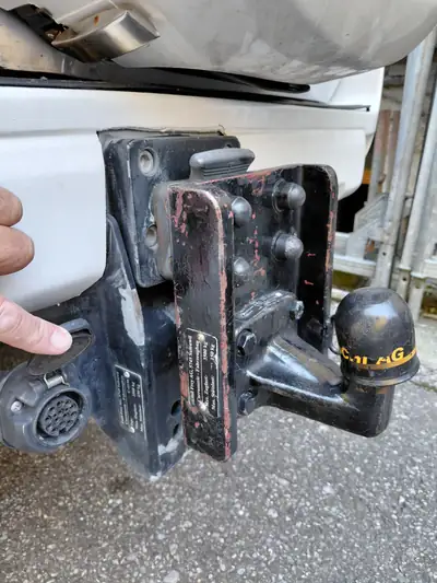 Toyota Land Cruiser 3.0 TD — Robustesse légendaire, motorisation diesel fiable et attelage professionnel — Miniature 8