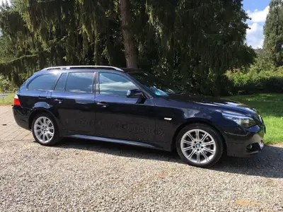 BMW 530xd Touring Steptronic — Break diesel robuste, service neuf, sans sinistre — fianco