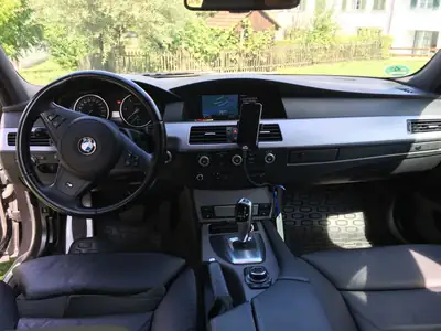 BMW 530xd Touring Steptronic — Break diesel robuste, service neuf, sans sinistre — interni