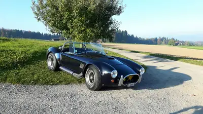 AC Cobra 427 — Légendaire cabriolet de 1971, 67'000 km, inscription vétéran — fianco