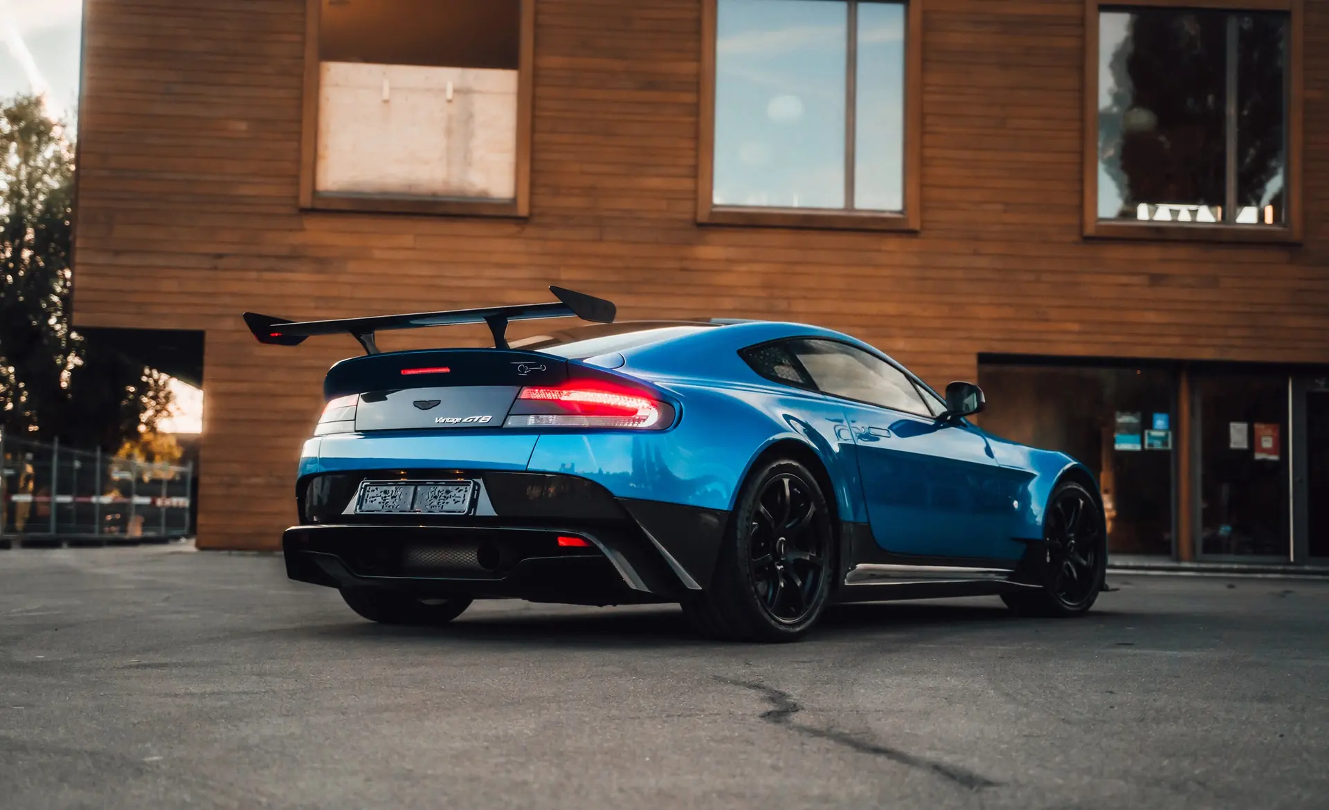 Aston Martin V8 Vantage 2018 occasion Zürich — 3