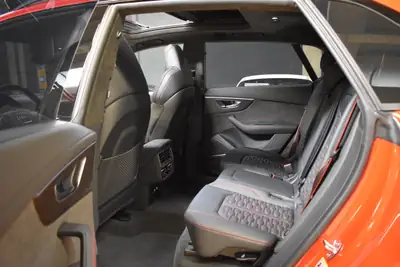 Audi RSQ8 quattro — Le SUV coupé de 600 ch, très peu roulé — Miniature 12