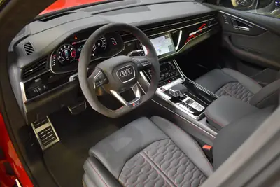Audi RSQ8 quattro — Le SUV coupé de 600 ch, très peu roulé — Miniature 11