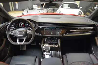 Audi RSQ8 quattro — Le SUV coupé de 600 ch, très peu roulé — Miniature 13