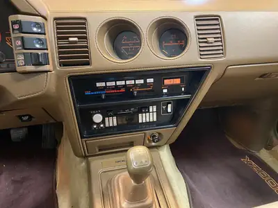 Nissan 300 ZX T — Coupé sportif des années 80, moteur 3.0L turbo et bas kilométrage — Thumbnail 11