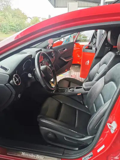 Mercedes-Benz Classe A 180 Urban — Élégance compacte et fiabilité allemande — Miniatura 8