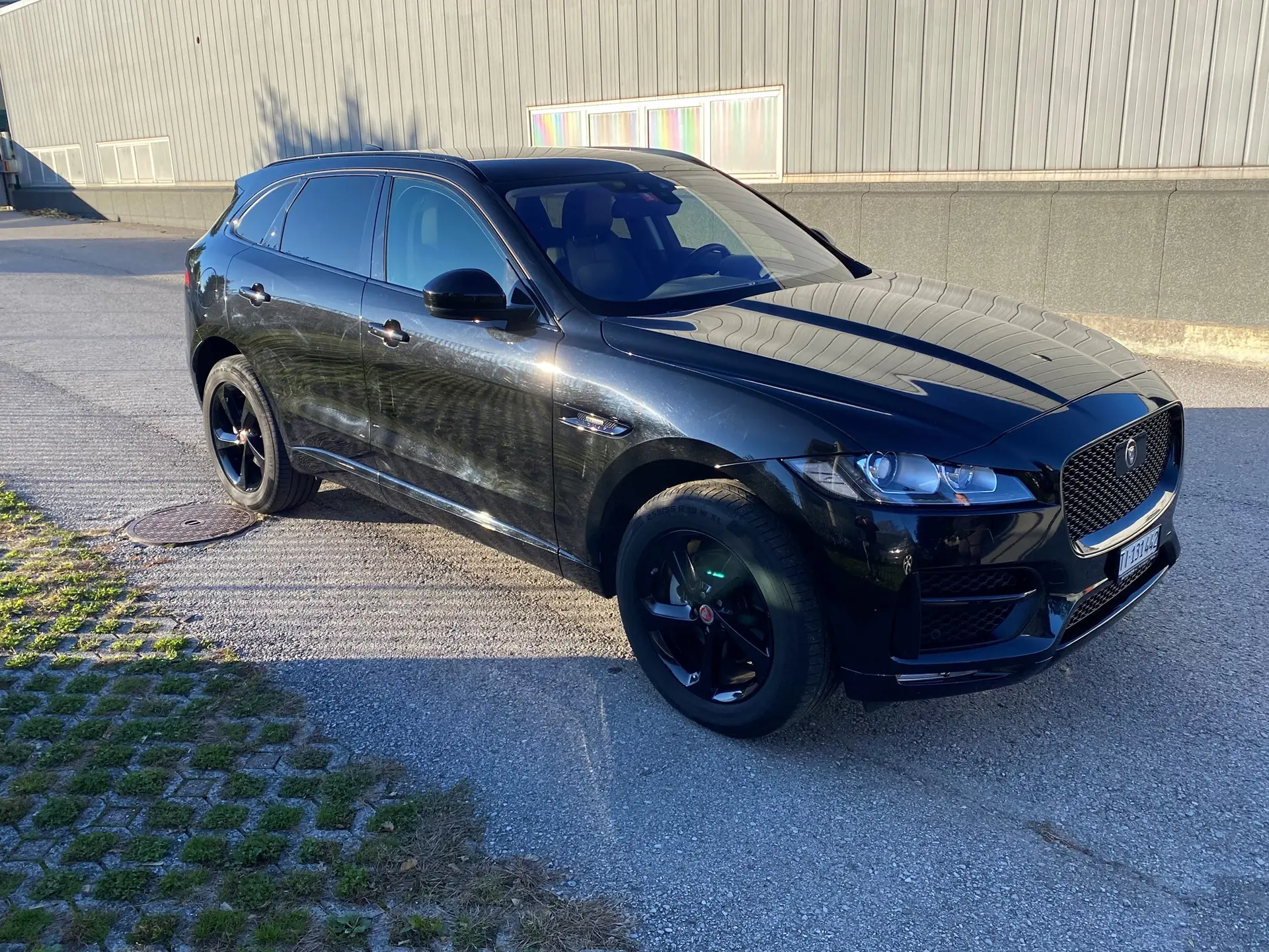 Jaguar F-Pace 2.0d R-Sport AWD — SUV premium diesel, traction intégrale, 120'000 km — vista esterna
