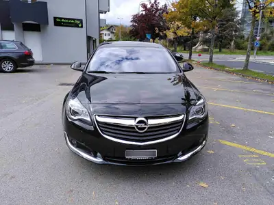 Opel Insignia 2.0 Turbo Cosmo 4WD — Berline sportive tout-terrain, 85 000 km — Außenansicht