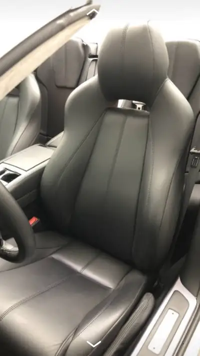 Aston Martin DB9 Volante Touchtronic — Cabriolet anglais prestige, 19'000 km seulement — Miniature 11