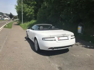 Aston Martin DB9 Volante Touchtronic — Cabriolet anglais prestige, 19'000 km seulement — Miniature 13