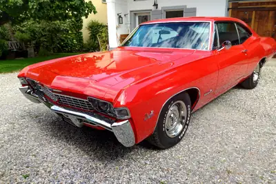 Chevrolet Impala 427 1968 — Muscle car légendaire, moteur 7.0L de 389 CV — Außenansicht