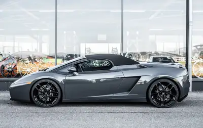 Lamborghini Gallardo 5.0 V10 Spyder — Cabriolet légendaire, embrayage neuf et jantes performantes — side view