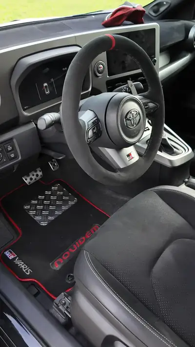 Toyota GR Yaris 1.6 Turbo Sport 4x4 — Sportive compacte 280 ch, 4 roues motrices — Thumbnail 13