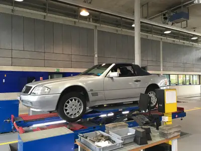 Mercedes-Benz SL 280 — Roadster légendaire 1994, 167'000 km, teinte argent — Miniatura 8