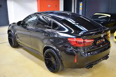 BMW X6M Steptronic — SUV coupé haute performance, 575 ch et équipements premium — intérieur