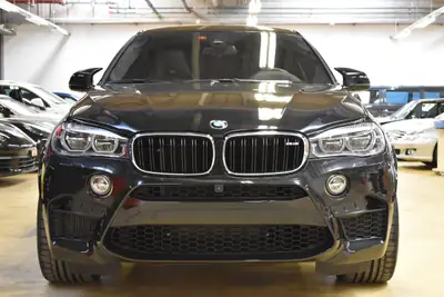 BMW X6M Steptronic — SUV coupé haute performance, 575 ch et équipements premium — tableau de bord
