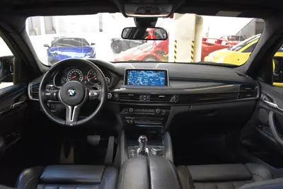 BMW X6M Steptronic — SUV coupé haute performance, 575 ch et équipements premium — Miniature 15