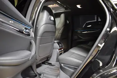 BMW X6M Steptronic — SUV coupé haute performance, 575 ch et équipements premium — Miniature 14