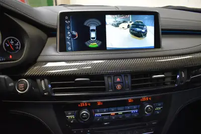 BMW X6M Steptronic — SUV coupé haute performance, 575 ch et équipements premium — Miniature 16