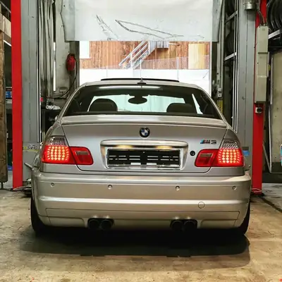 BMW M3 Coupé 2002 — Légende sportive, 343 ch et histoire authentique — côté