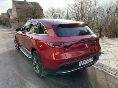 Mercedes-Benz EQC 400 AMG Line 4Matic — SUV électrique premium, 105'000 km — side view