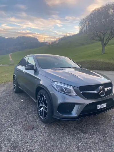 Mercedes-Benz GLE 43 AMG Coupé — Élégance sportive et puissance 390 ch — vue extérieure